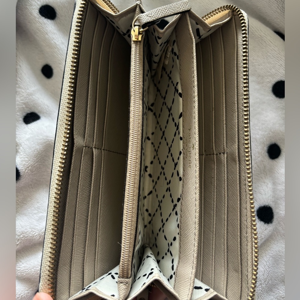 Kate Spade wallet - Picture 2 of 3